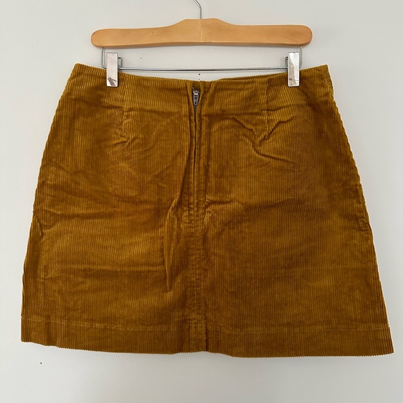 Uniqlo camel corduroy mini skirt - Picture 2 of 3